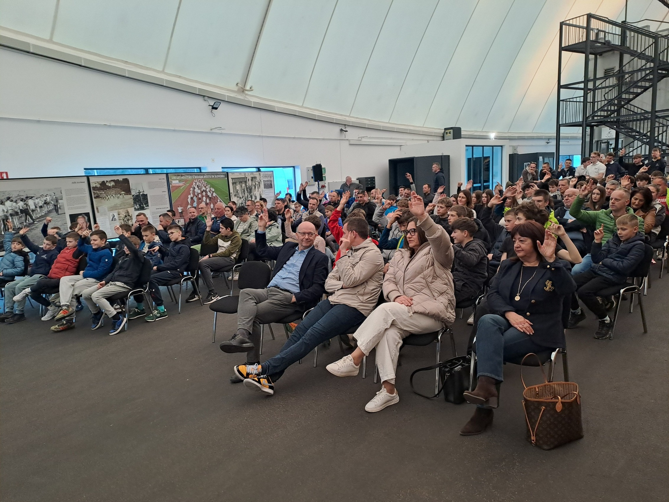 NA OBČNEM ZBORU SMO SPREMENILI IME KLUBA IN ZA NOVO PREDSEDNICO IMENOVALI MOJCO NOVAK